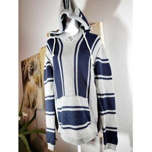 Used: American Eagle Outfitter Sweater XS